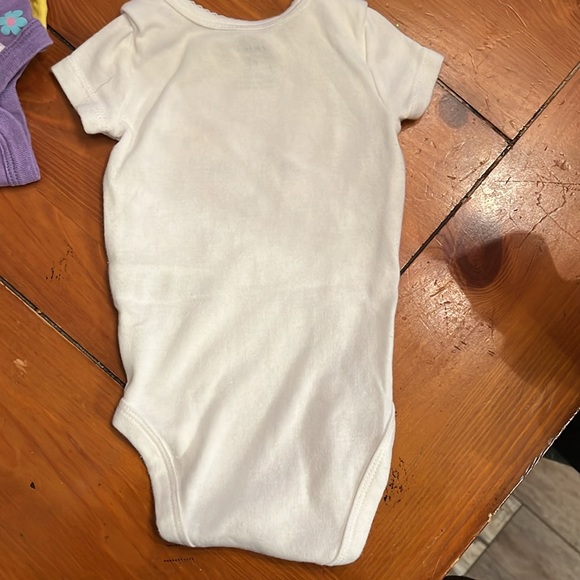 Newborn Onsies 4 pack. New never worn but have been washed - Picture 6 of 9